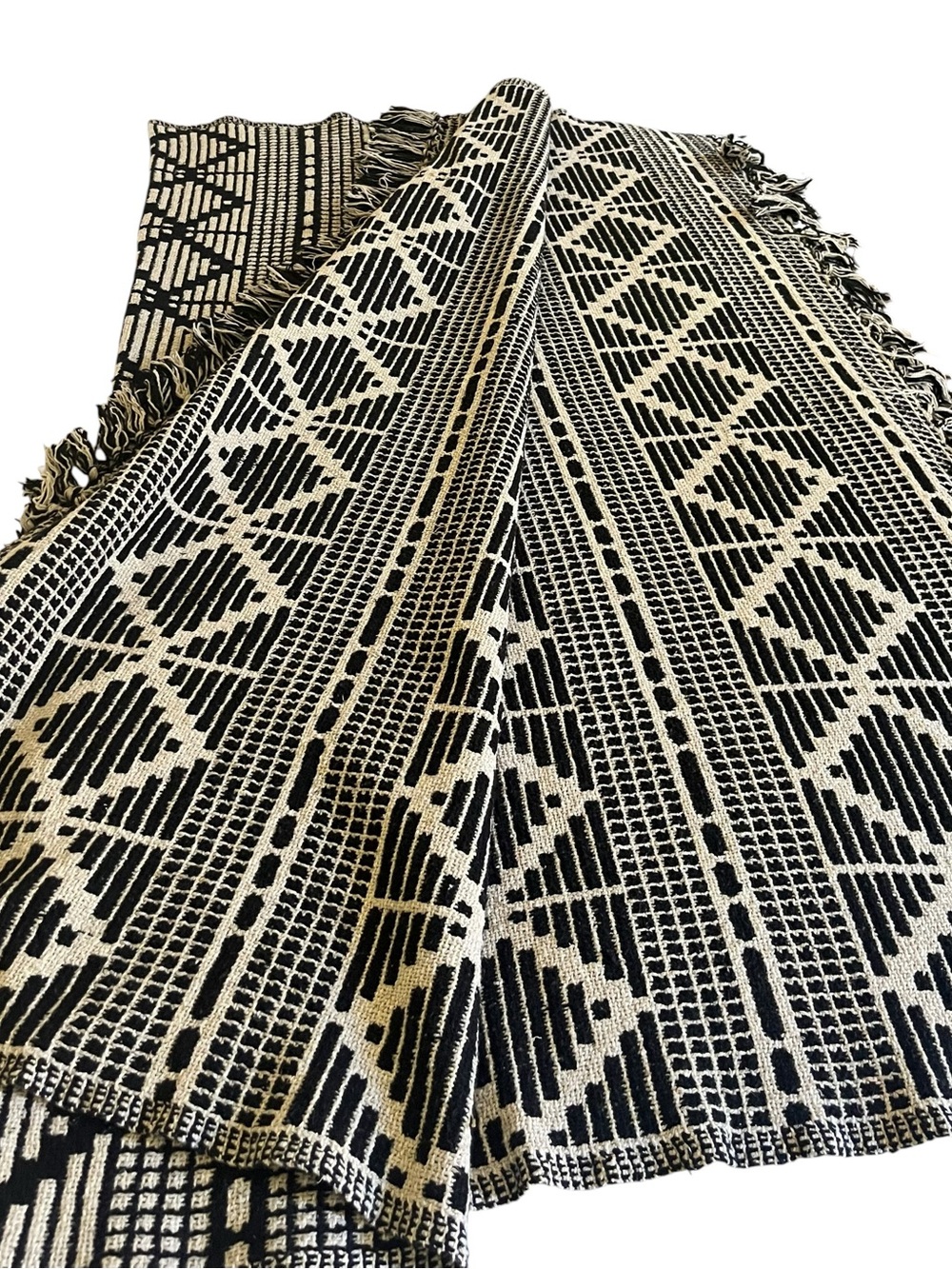 Bloomingville black and beige woven cotton blend throw Geometric size 50x60 - Picture 8 of 8
